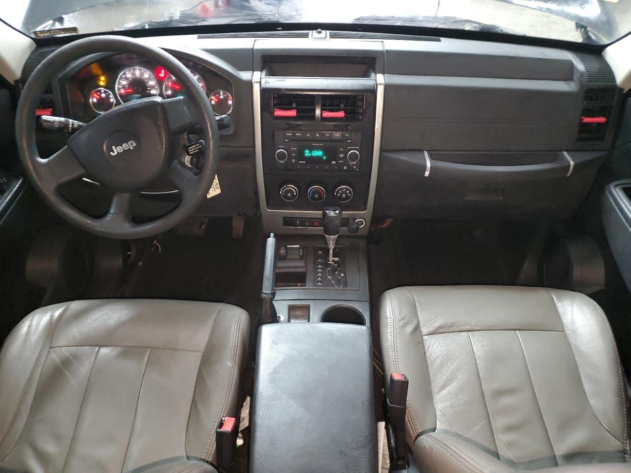 2010 Jeep Liberty (North America) - Image 8