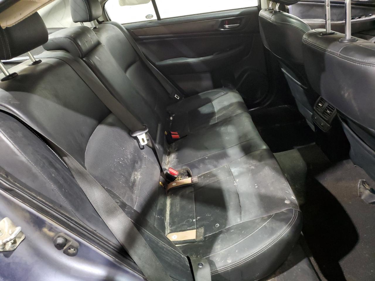 2015 Subaru Legacy - Image 10