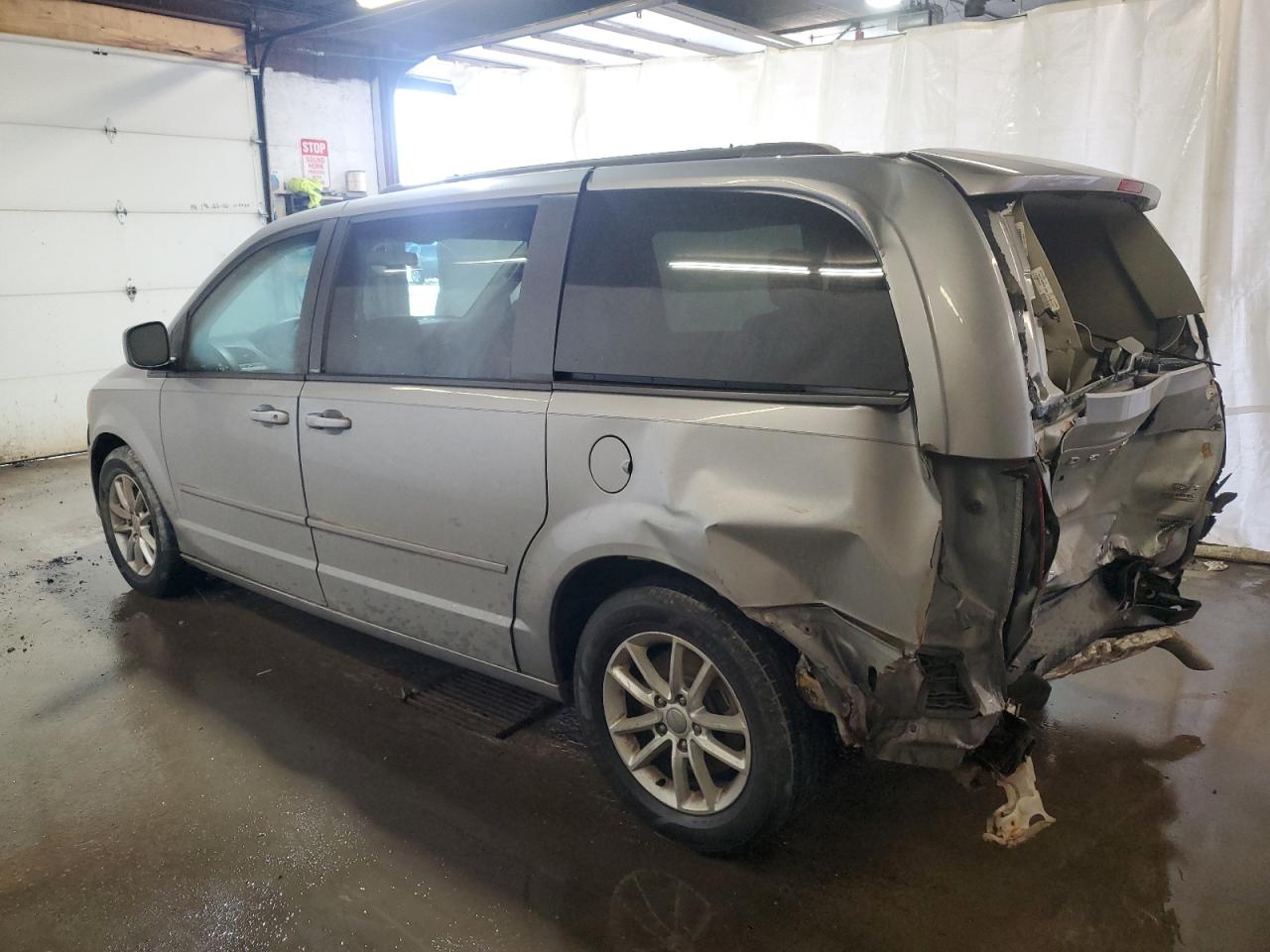 2014 Dodge Caravan - Image 2