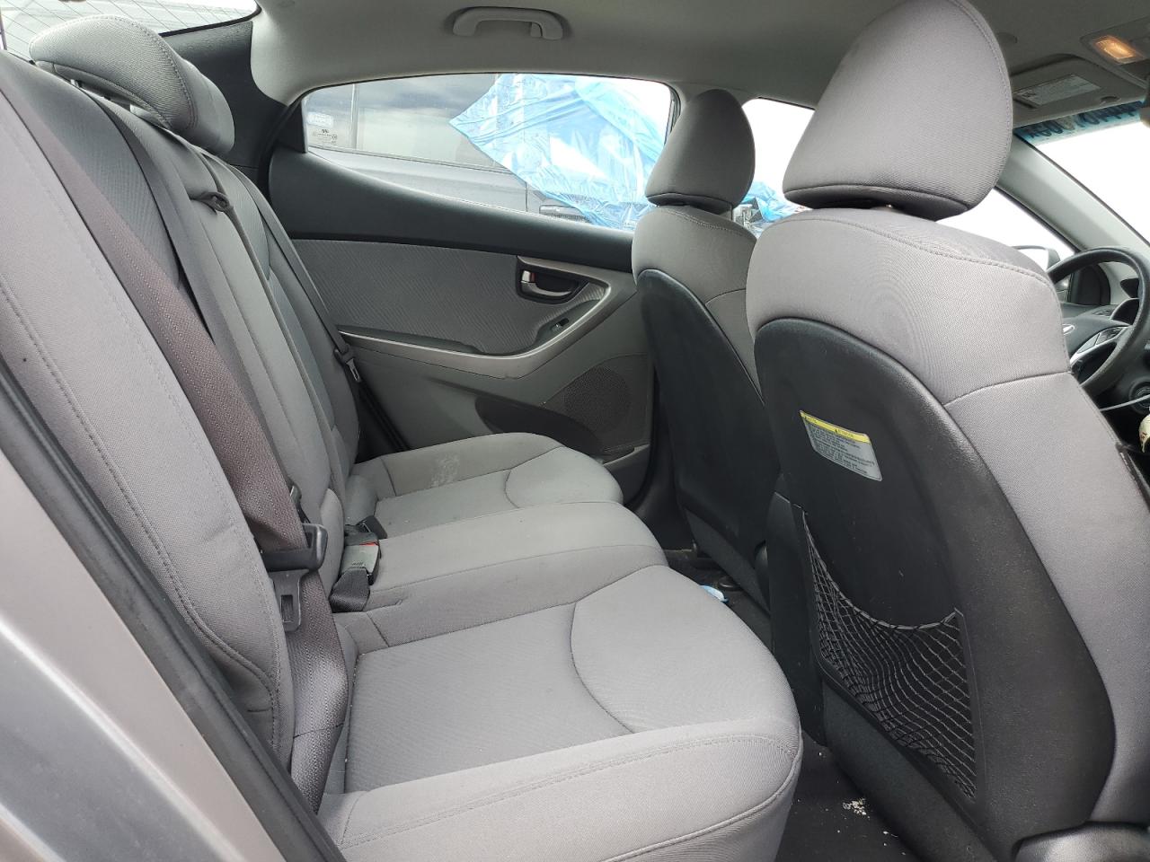 2011 Hyundai Elantra - Image 10