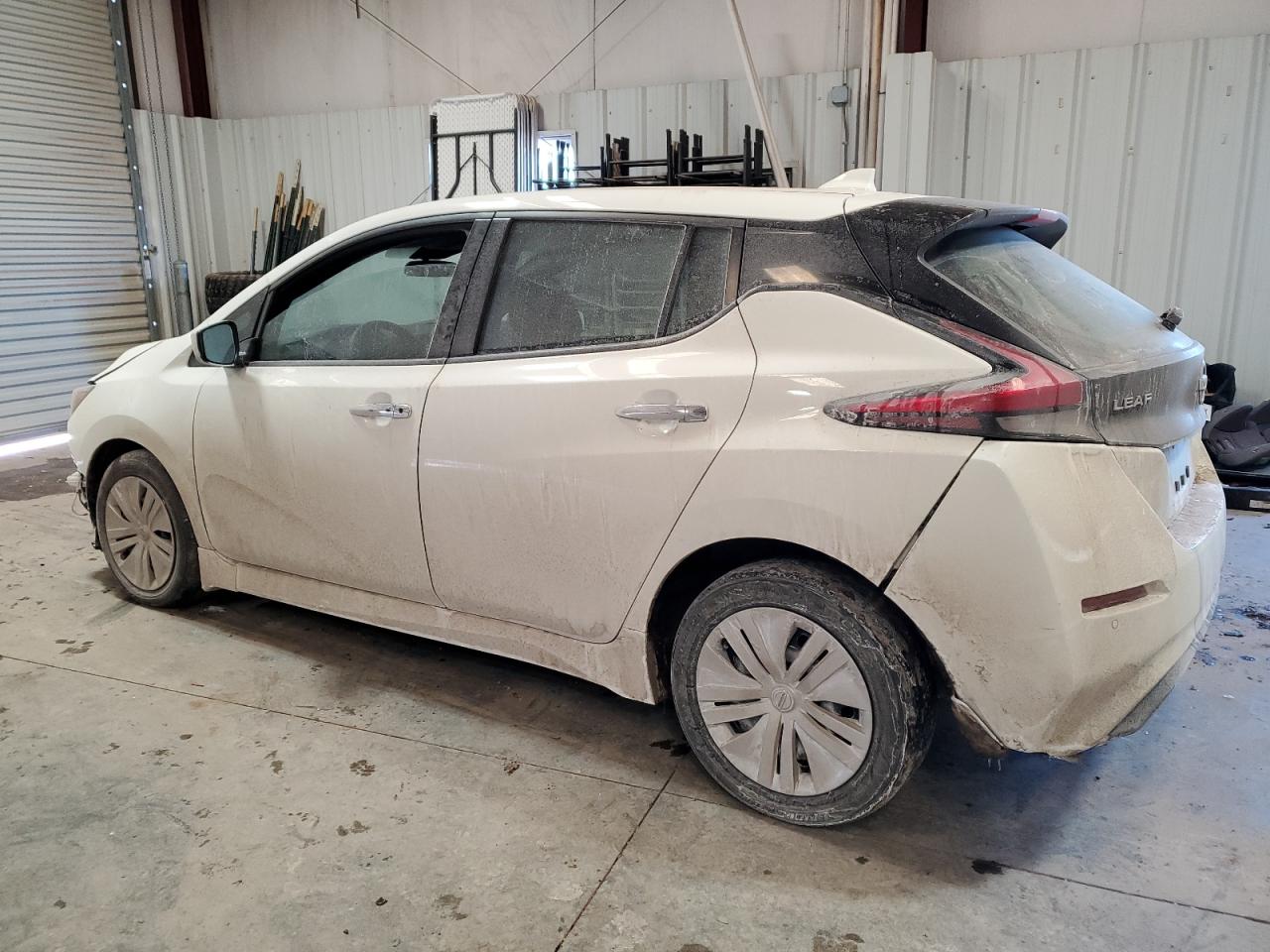 2022 Nissan Leaf - Image 2