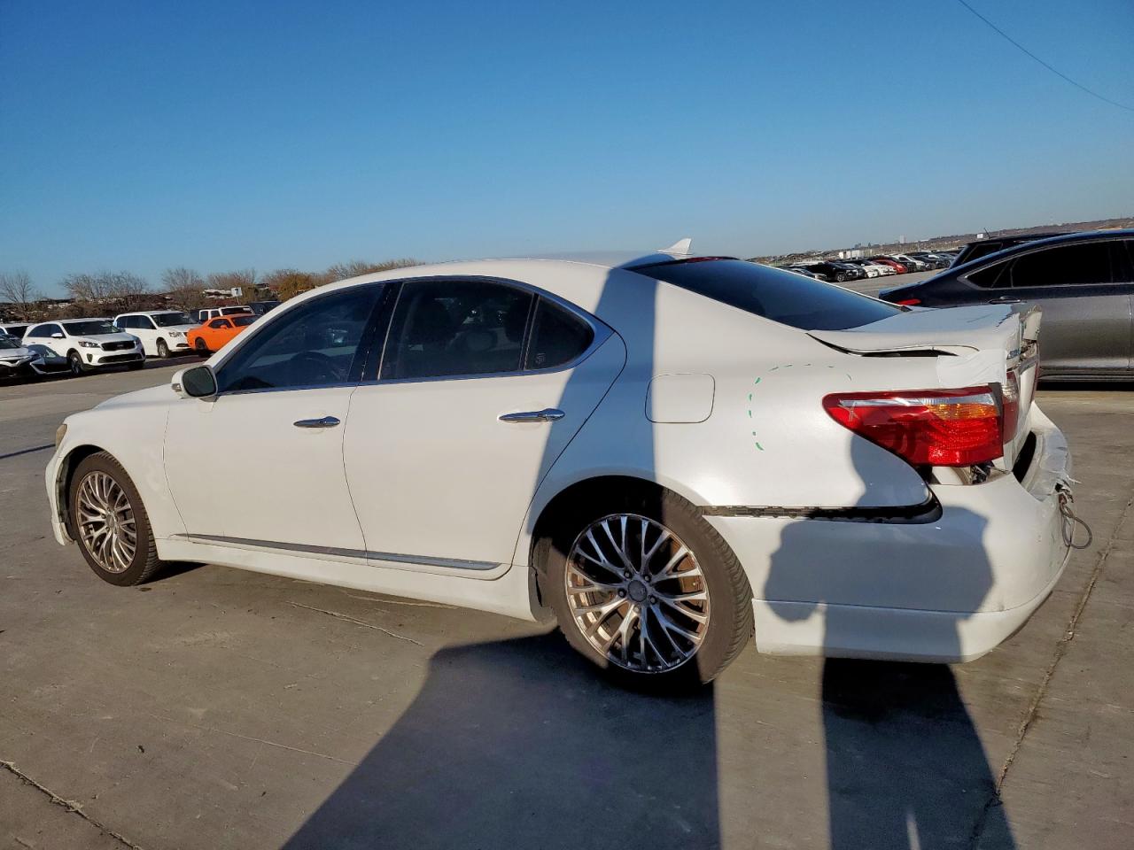 2010 Lexus LS - Image 2