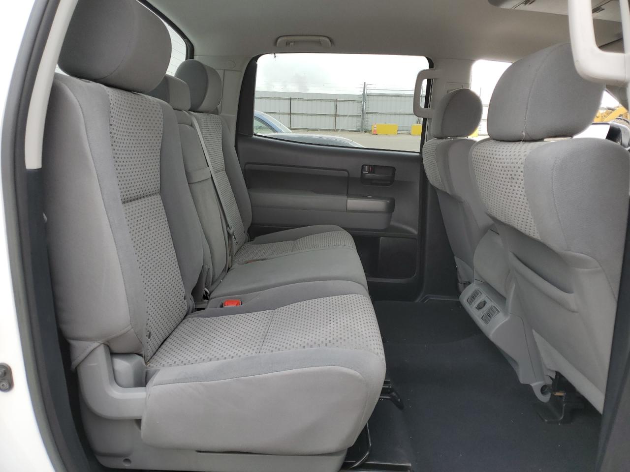 2013 Toyota Tundra - Image 10