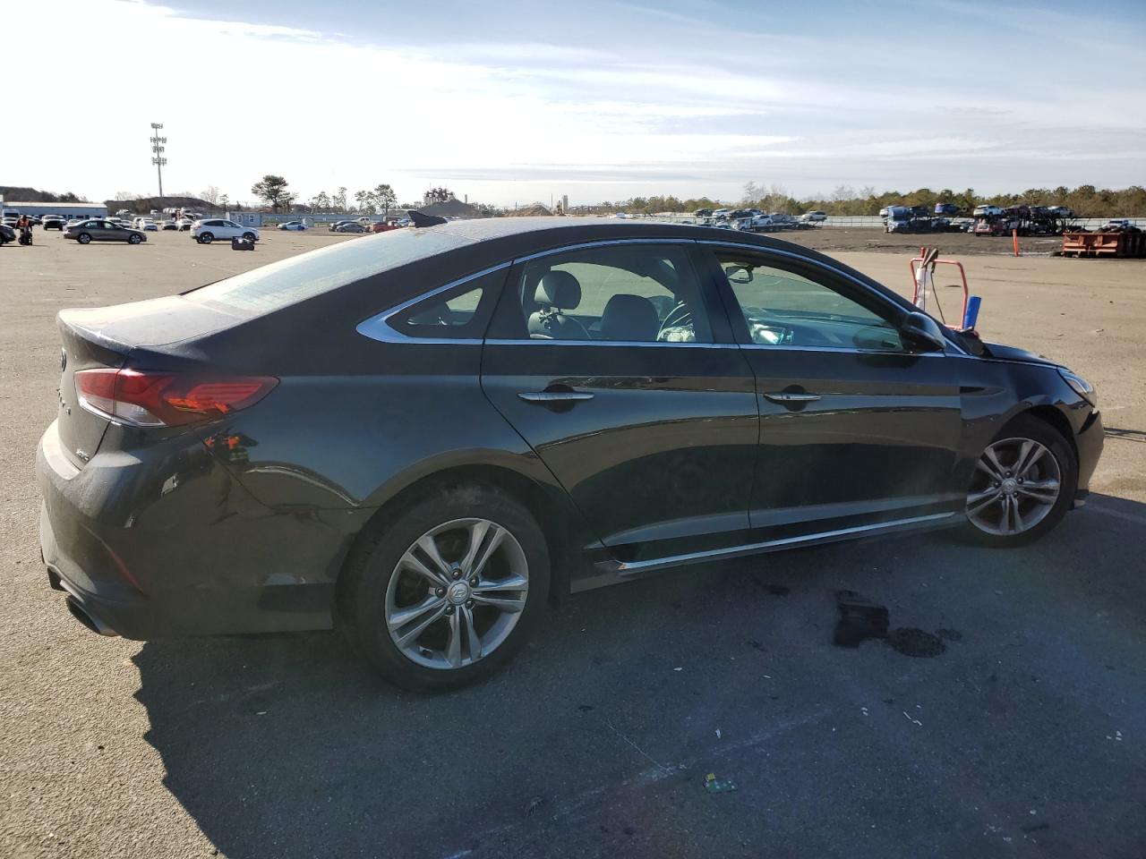 2018 Hyundai Sonata - Image 3