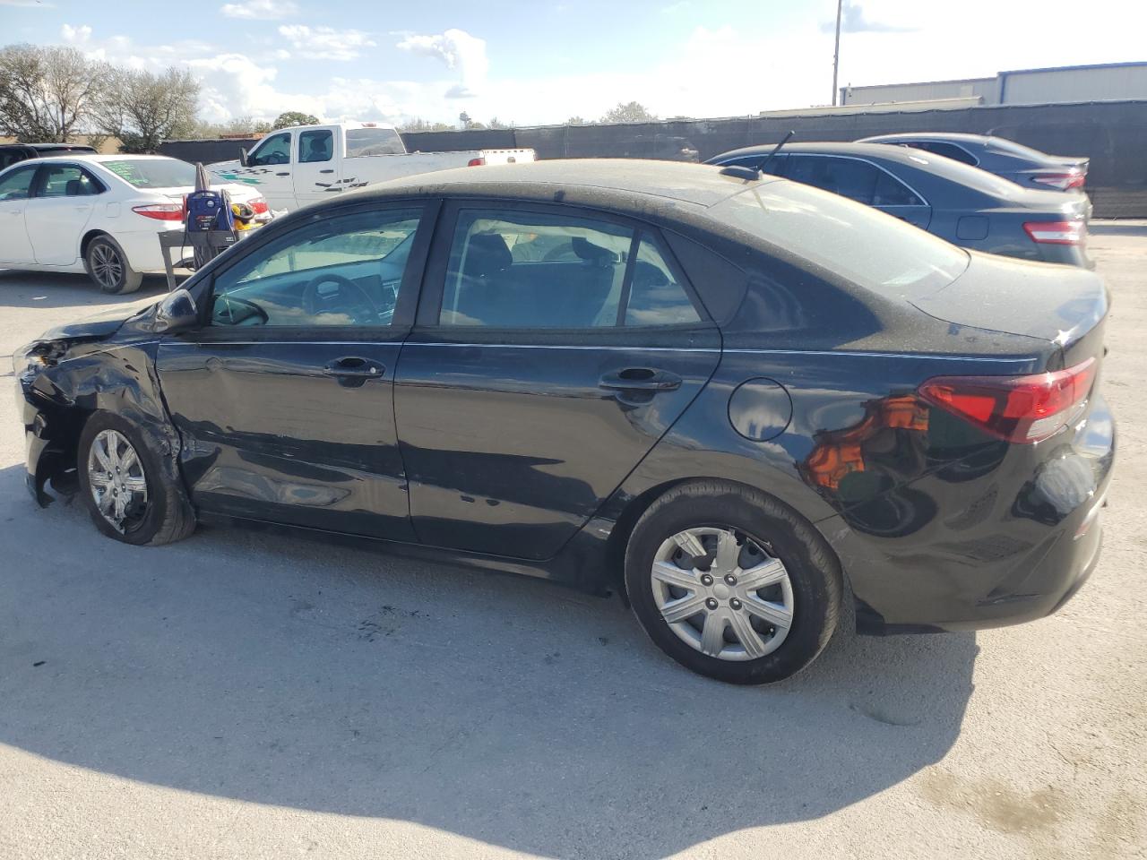 2023 Kia Rio - Image 2
