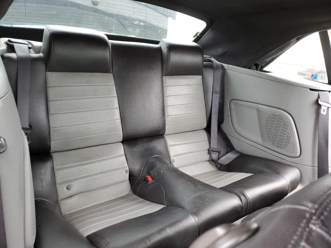 2009 Ford Mustang - Image 10
