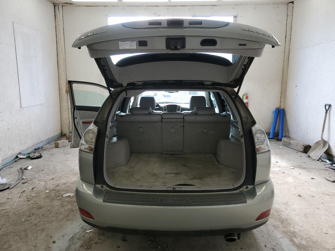 2004 Lexus RX - Image 6