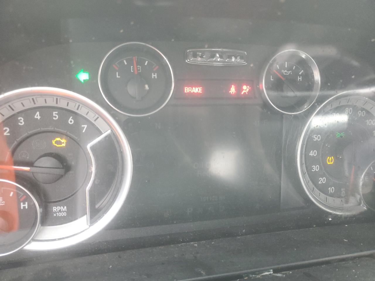 2016 RAM 1500 - Image 9