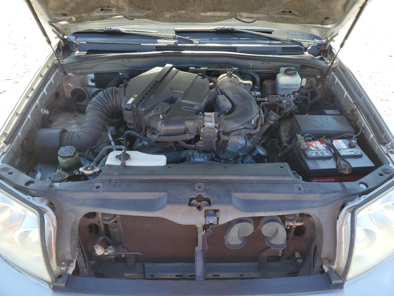 2005 Toyota 4Runner - Image 12