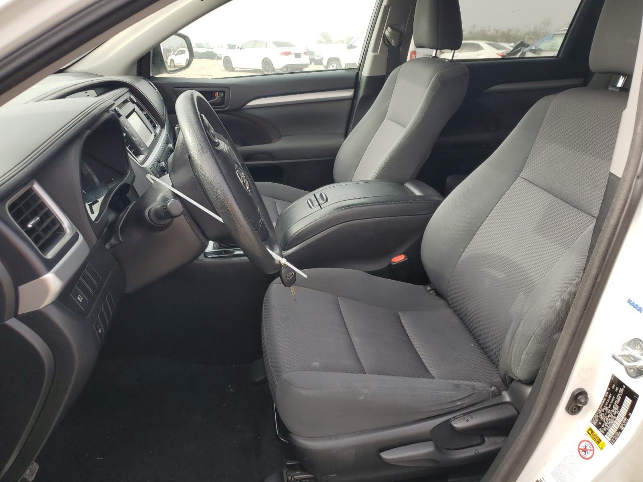 2017 Toyota Highlander - Image 7