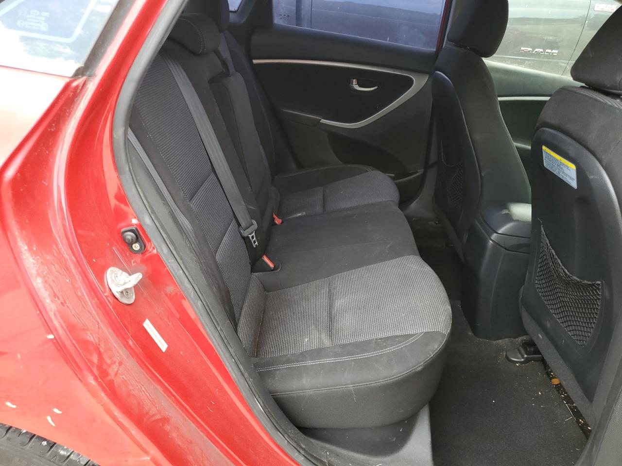 2013 Hyundai Elantra - Image 10