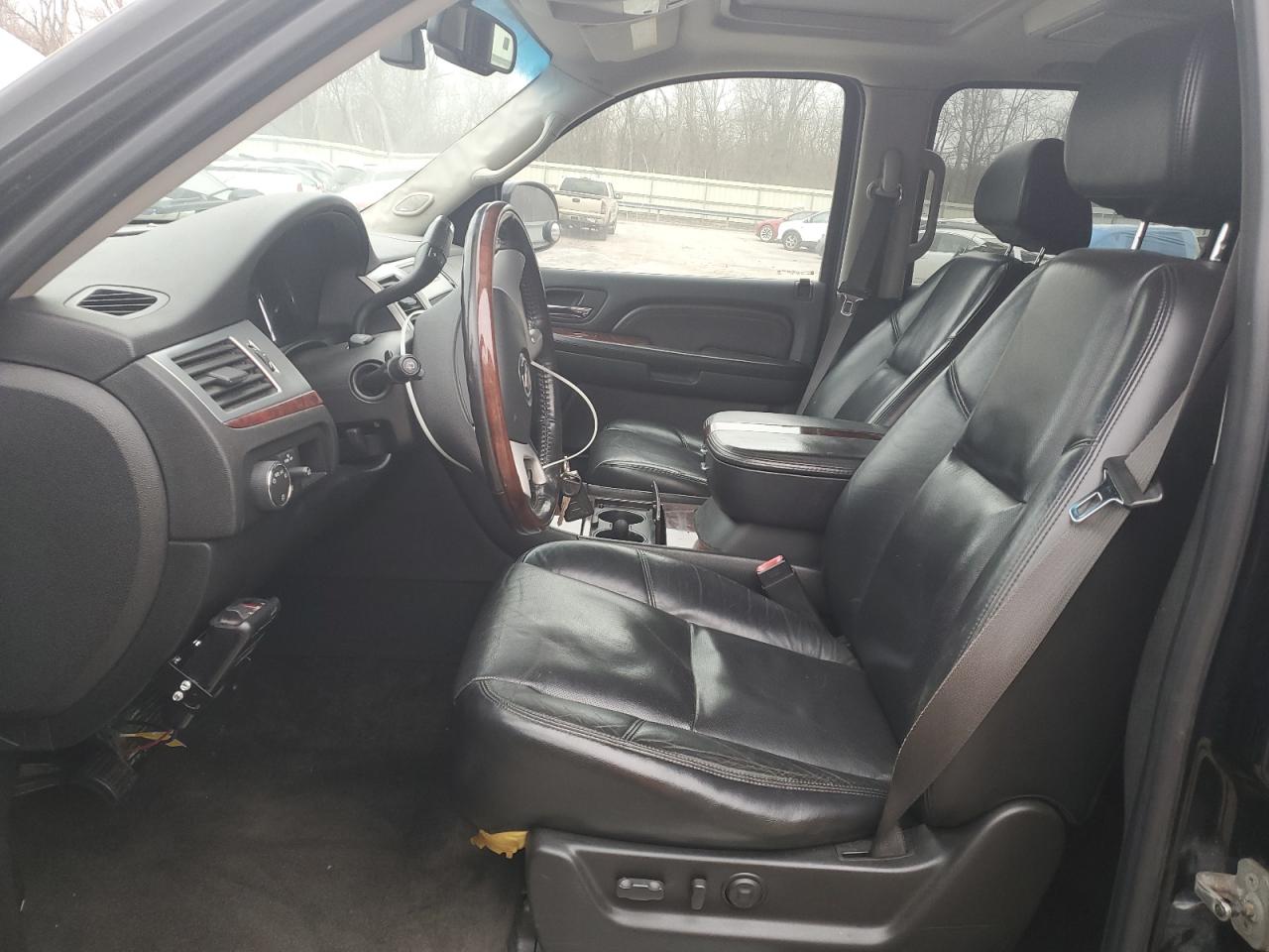 2008 Cadillac Escalade - Image 7