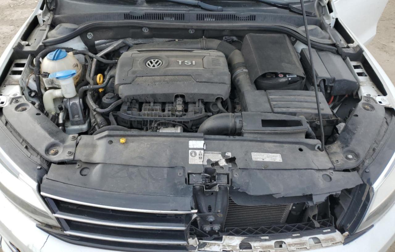 2015 Volkswagen Jetta - Image 11