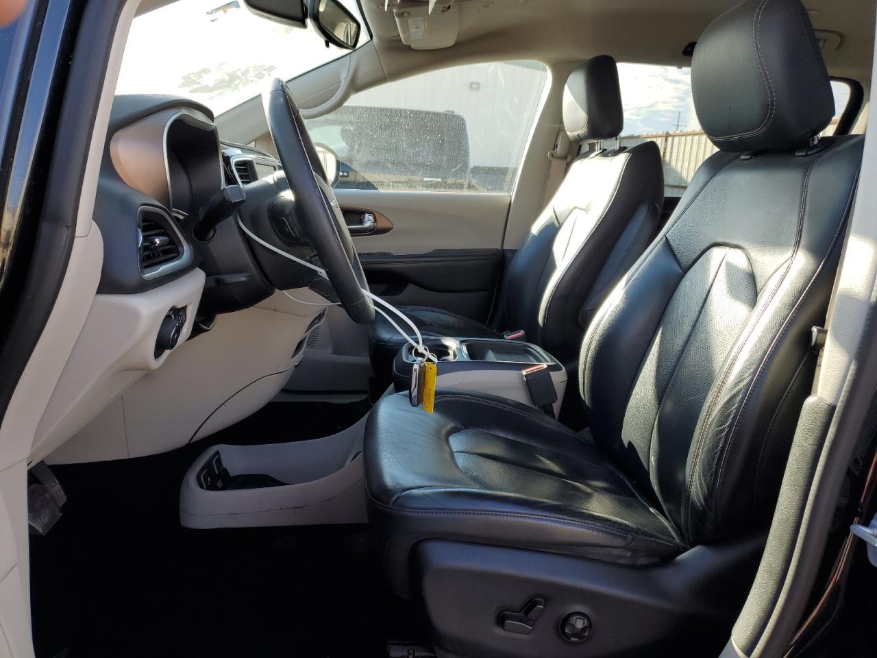 2018 Chrysler Pacifica - Image 7