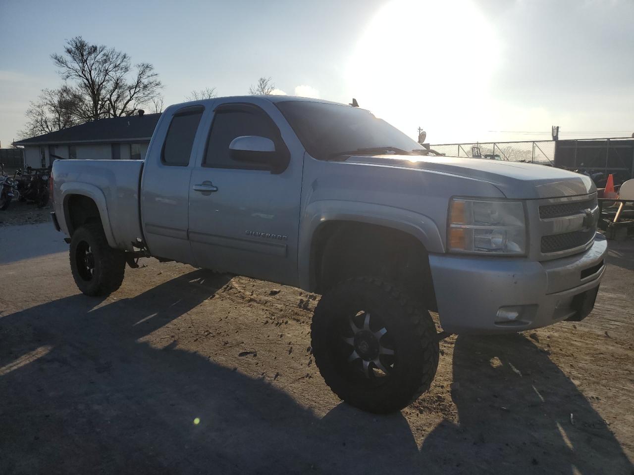 2011 Chevrolet Silverado - Image 4