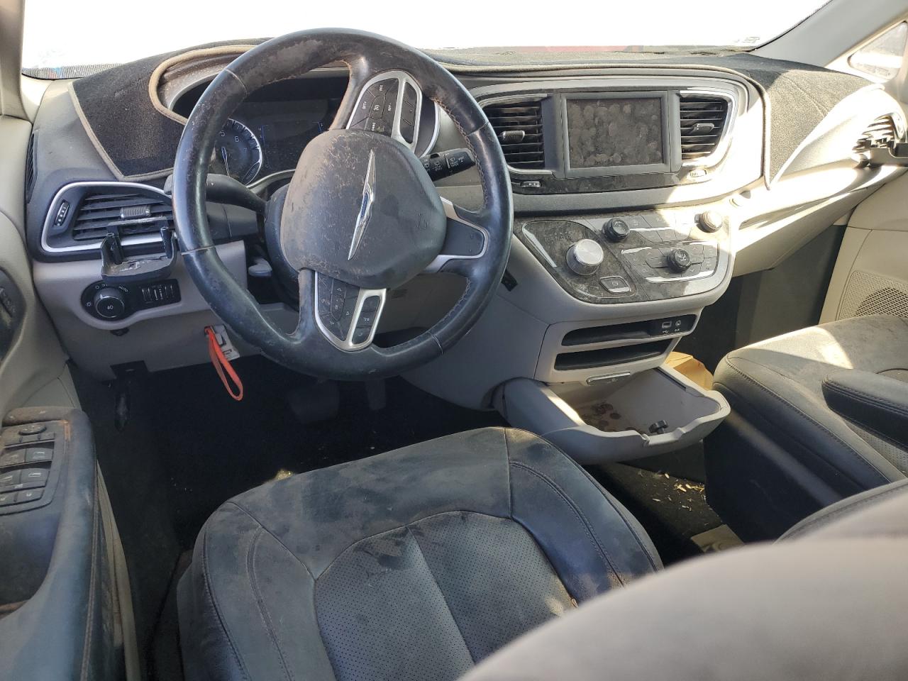 2020 Chrysler Pacifica - Image 8