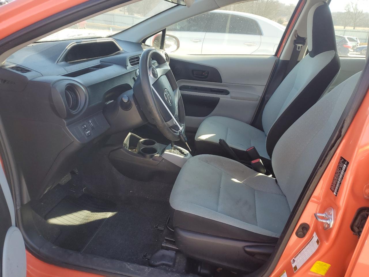2014 Toyota Prius - Image 7