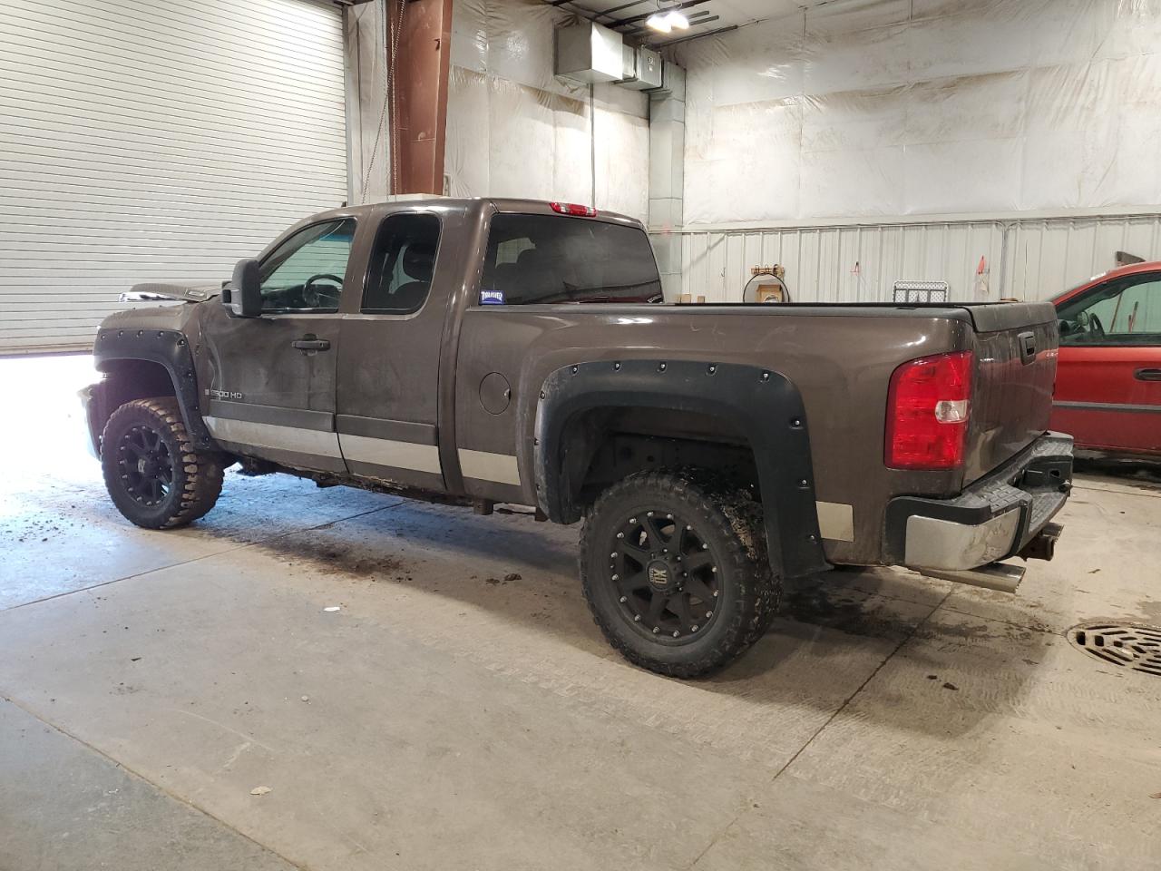 2007 Chevrolet Silverado - Image 2