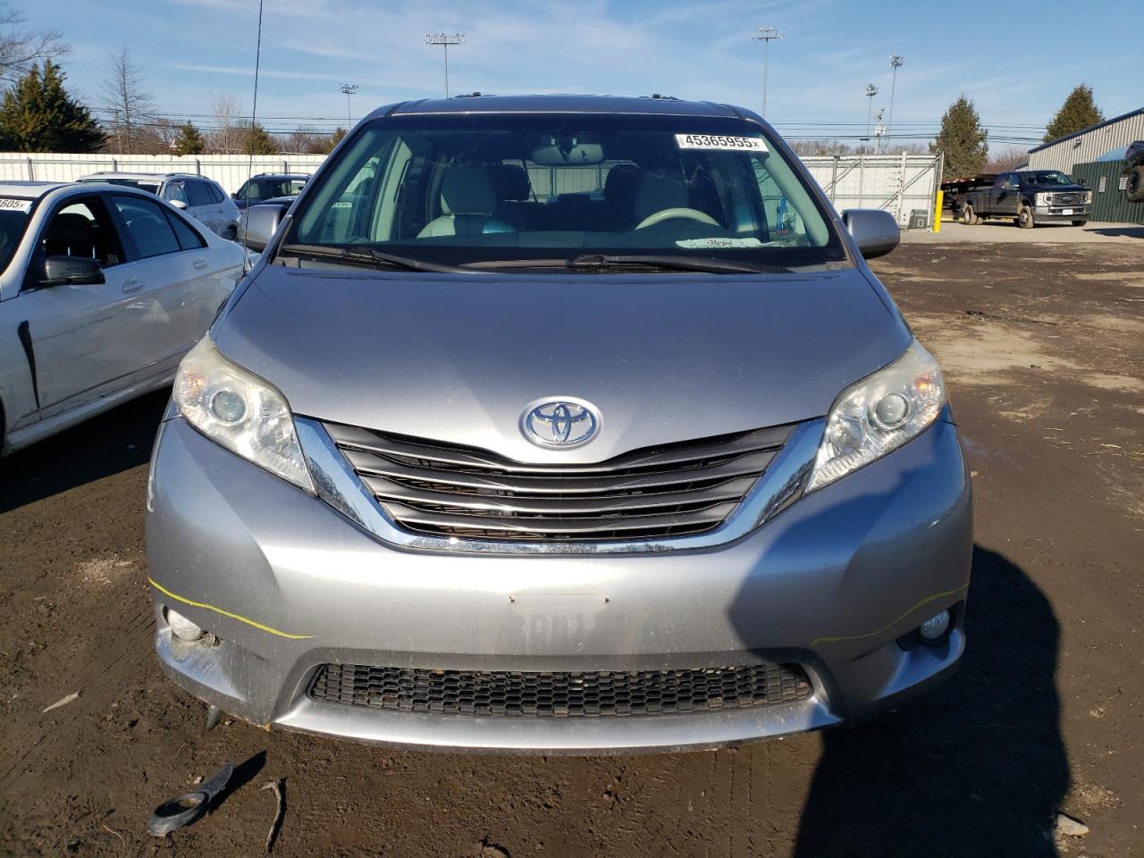 2013 Toyota Sienna - Image 5