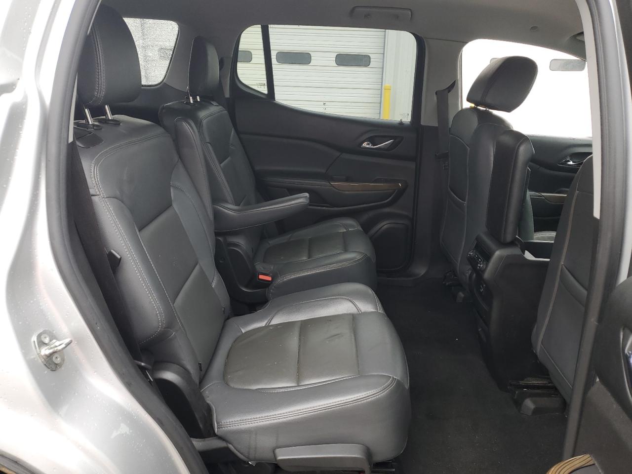 2017 GMC Acadia - Image 11