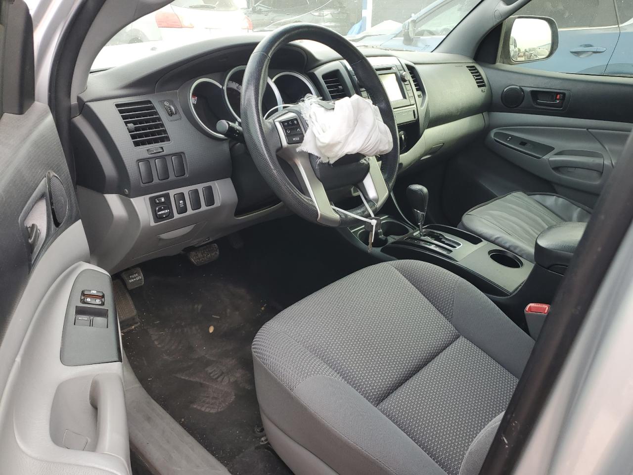 2013 Toyota Tacoma - Image 8