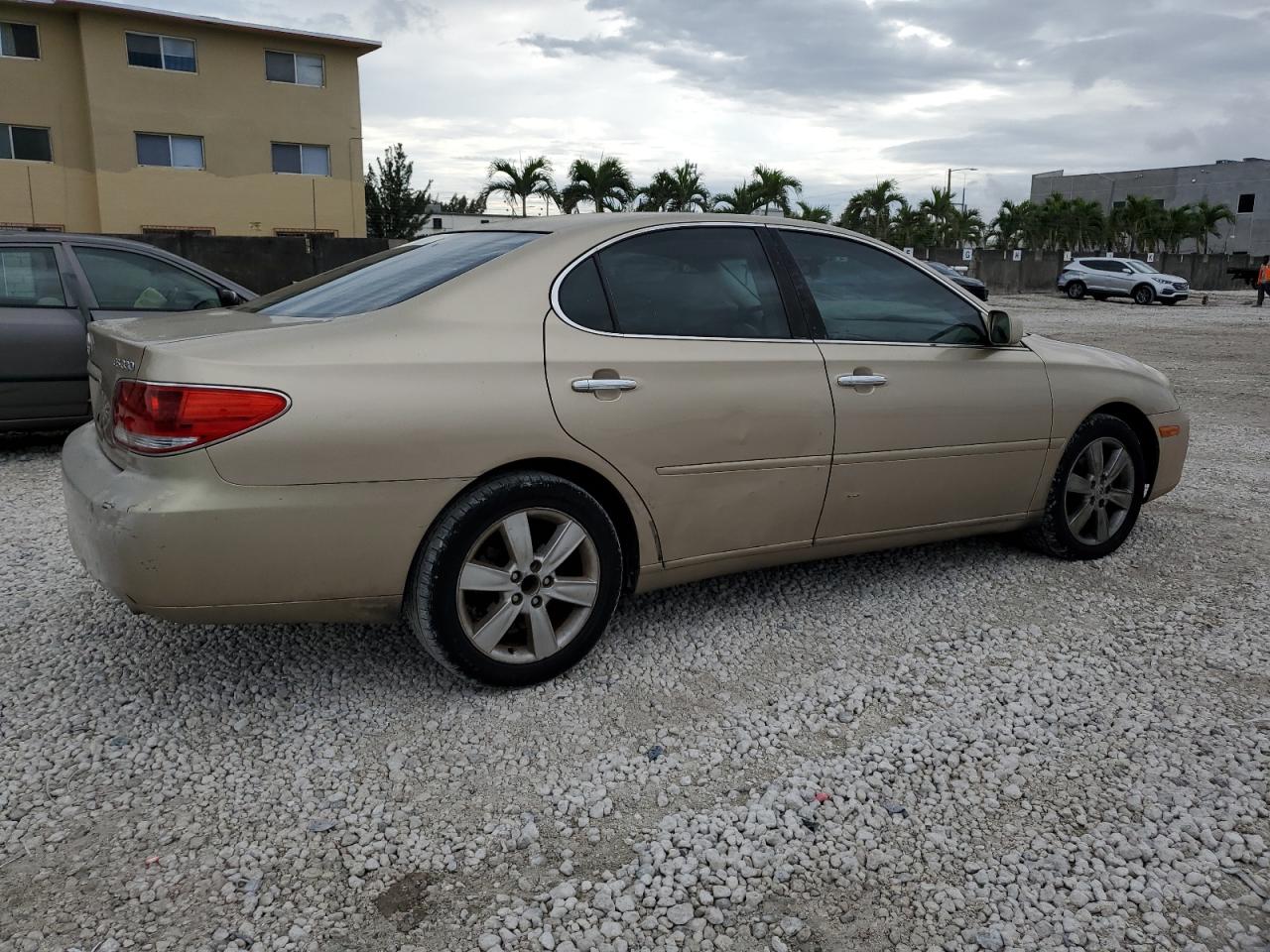 2005 Lexus ES - Image 3