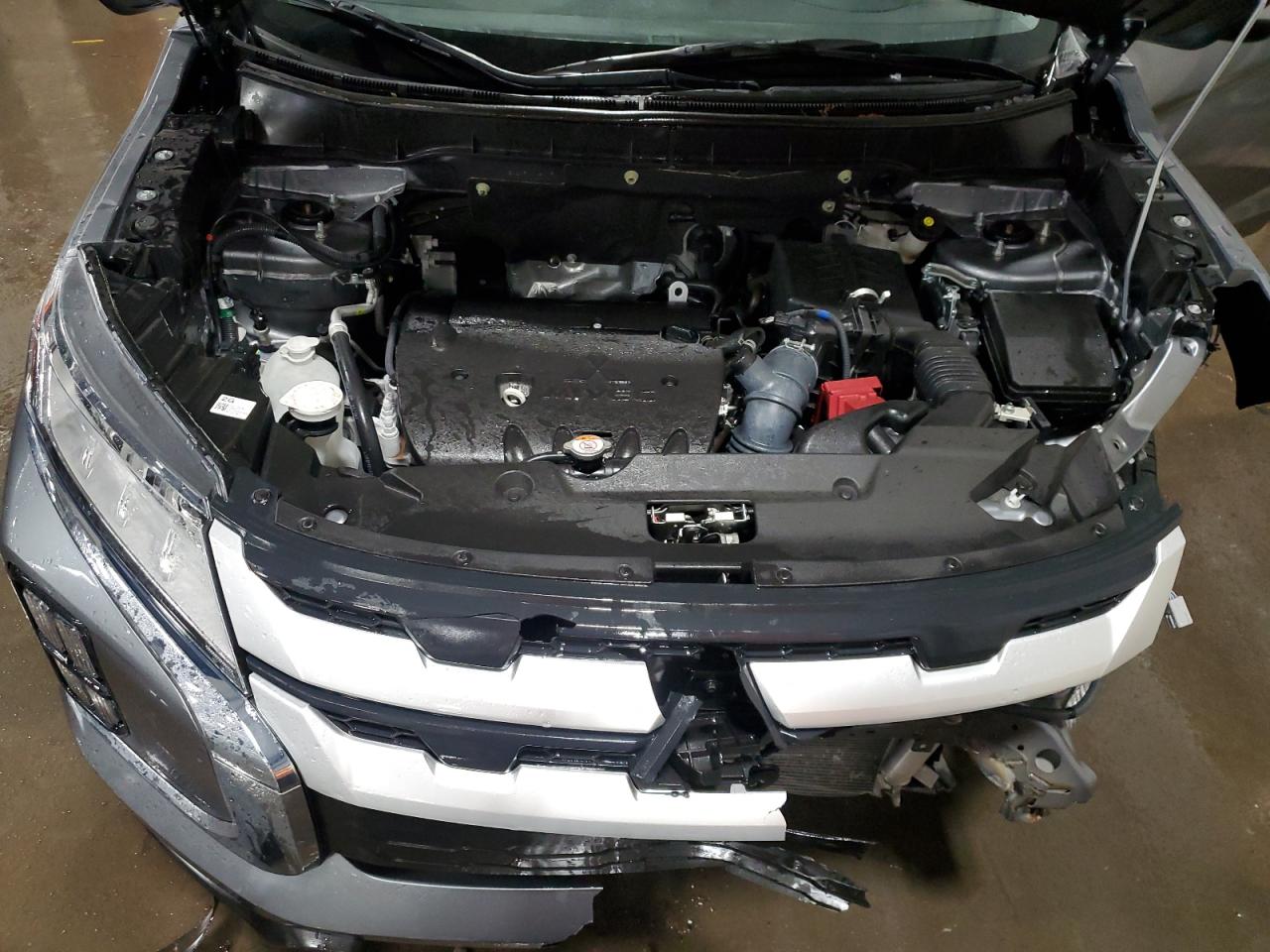 2024 Mitsubishi Outlander - Image 13