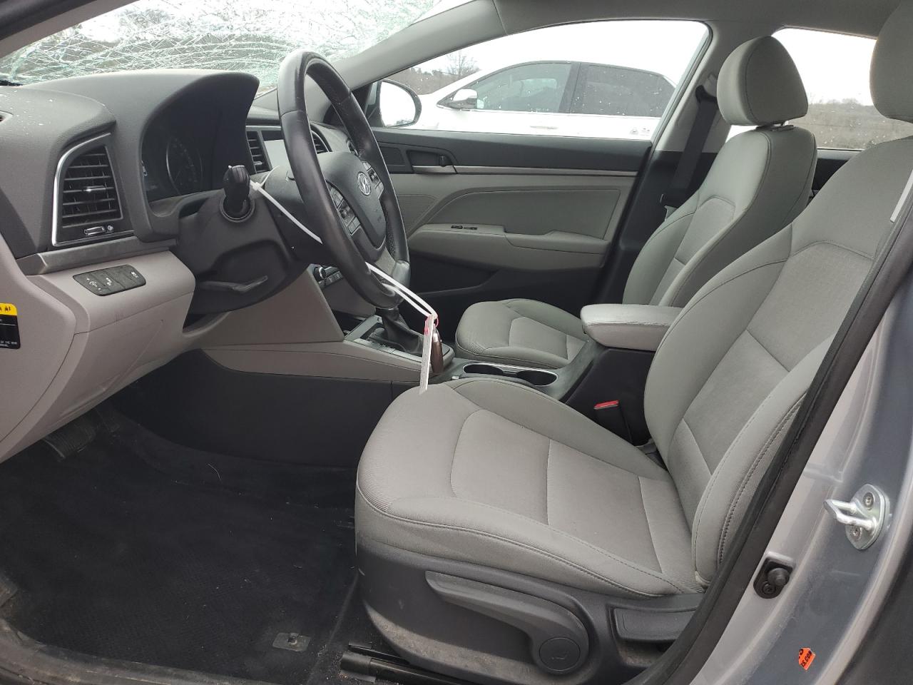 2017 Hyundai Elantra - Image 7