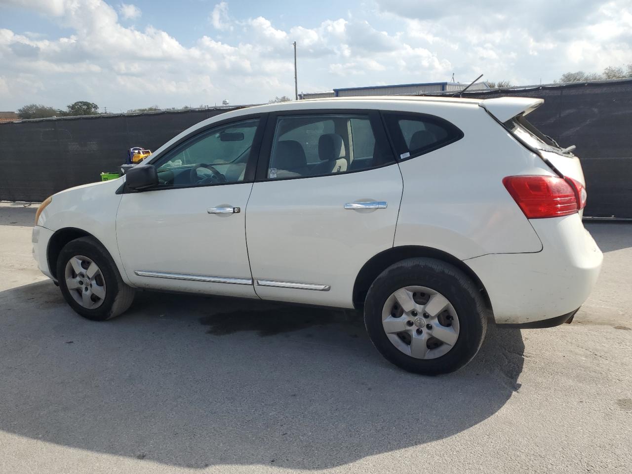 2013 Nissan Rogue - Image 2