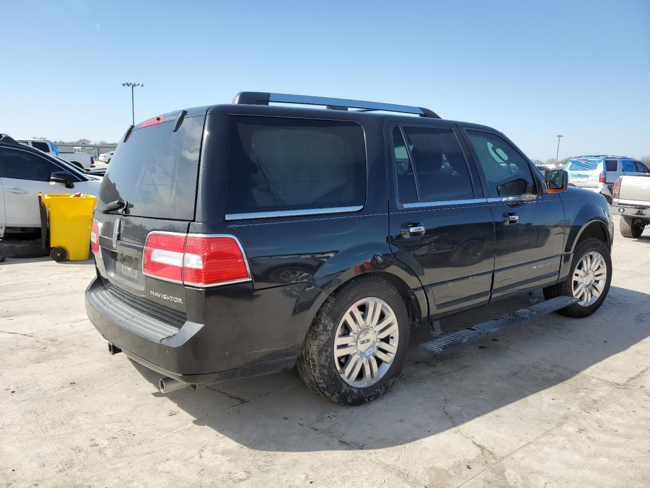 2013 Lincoln Navigator - Image 3