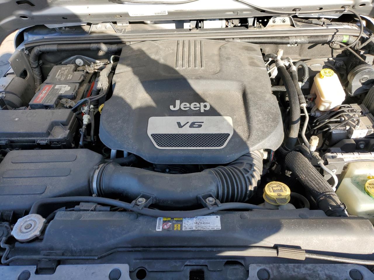 2016 Jeep Wrangler - Image 11