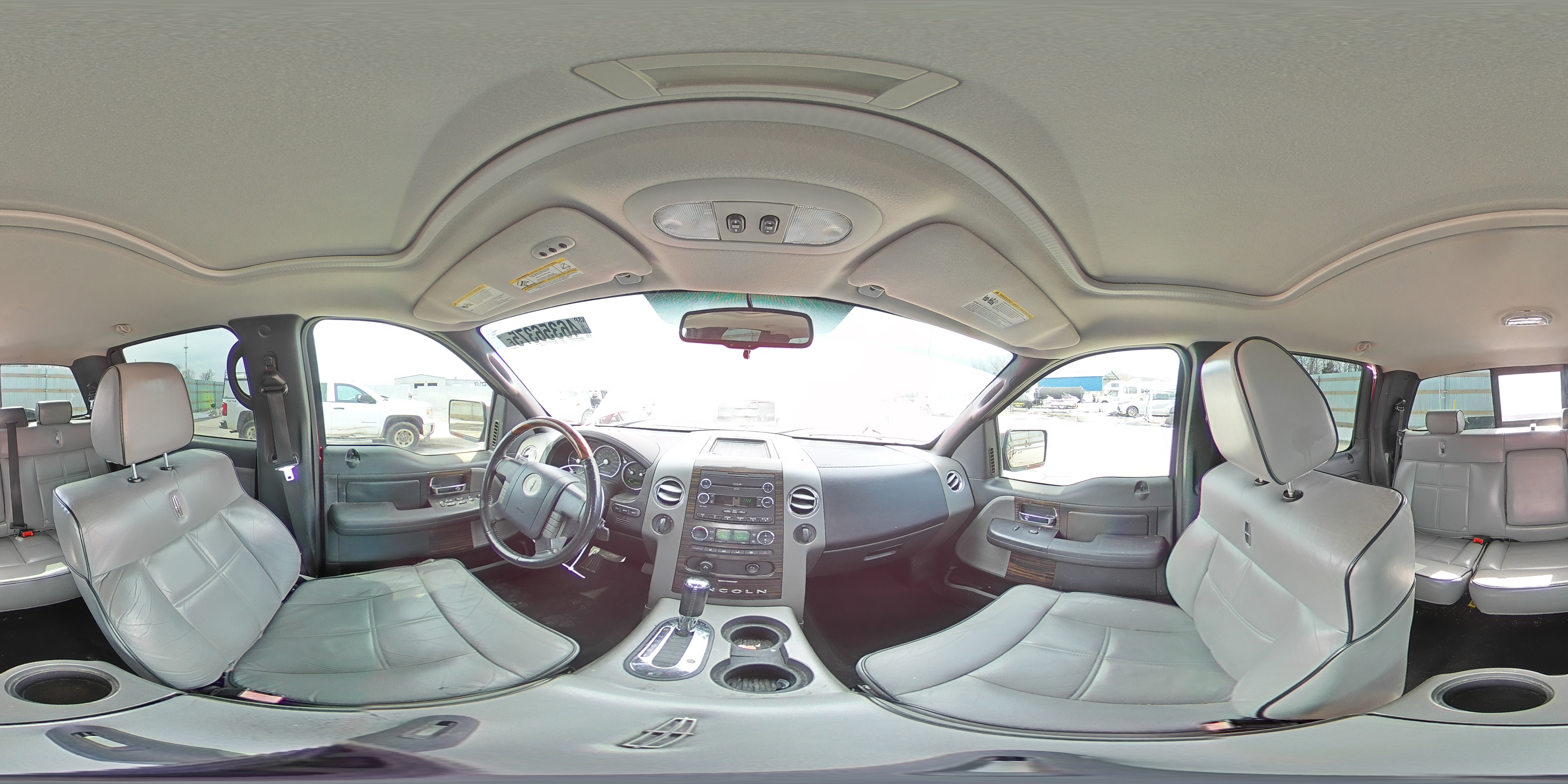 2008 Lincoln Mark LT - Image 13