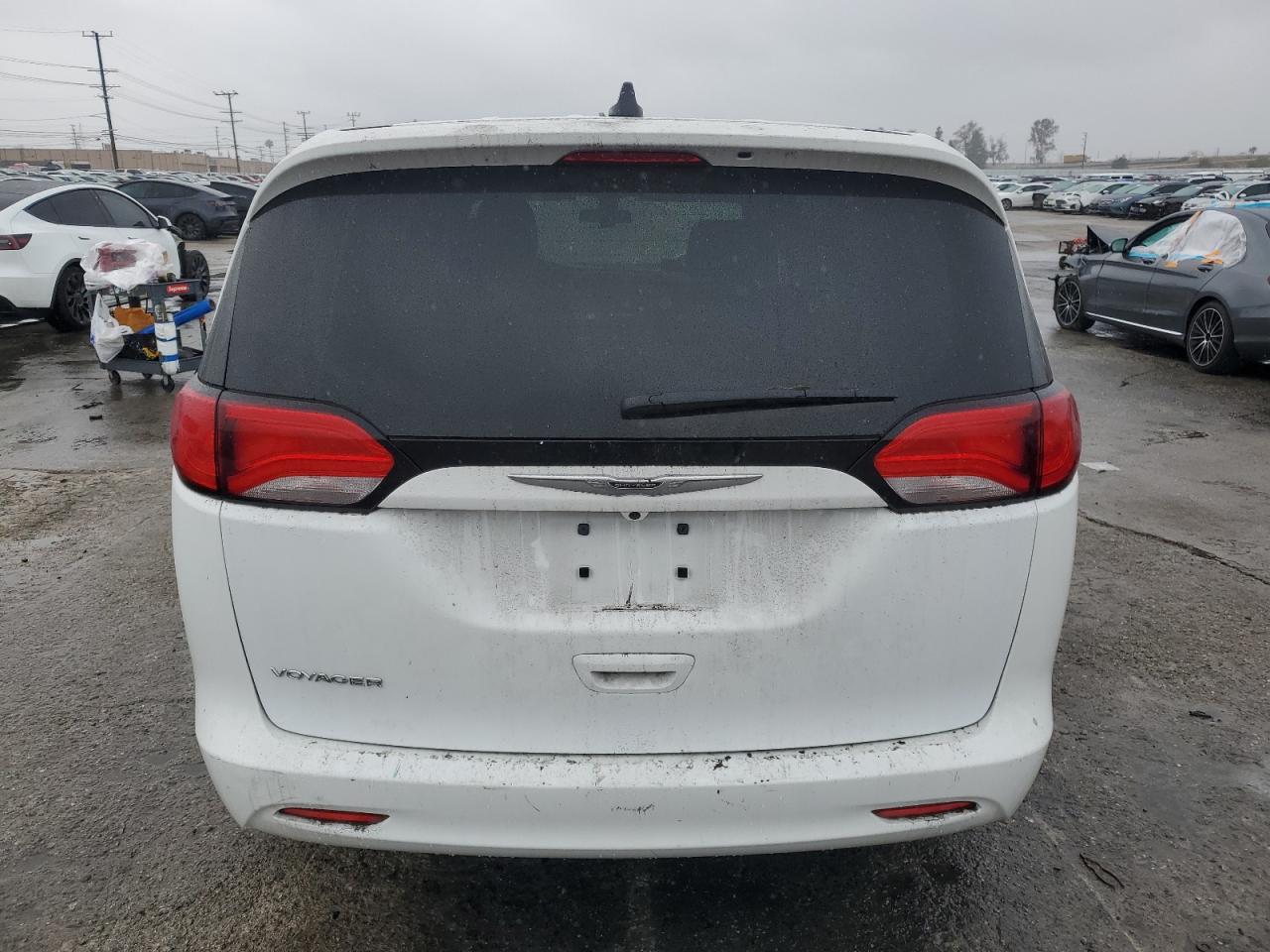 2021 Chrysler Voyager - Image 6