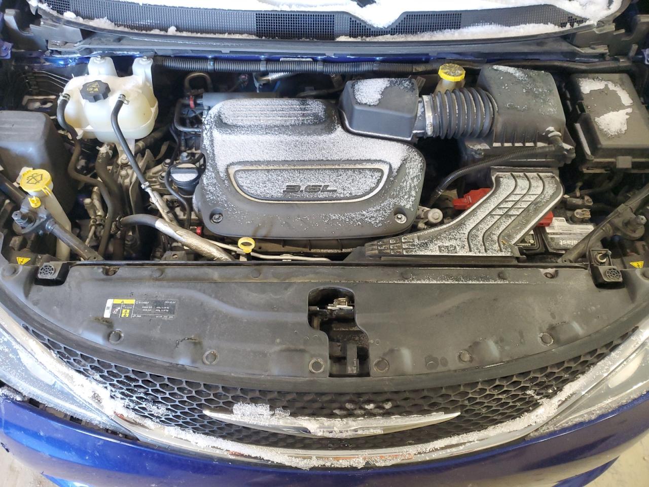 2019 Chrysler Pacifica - Image 12