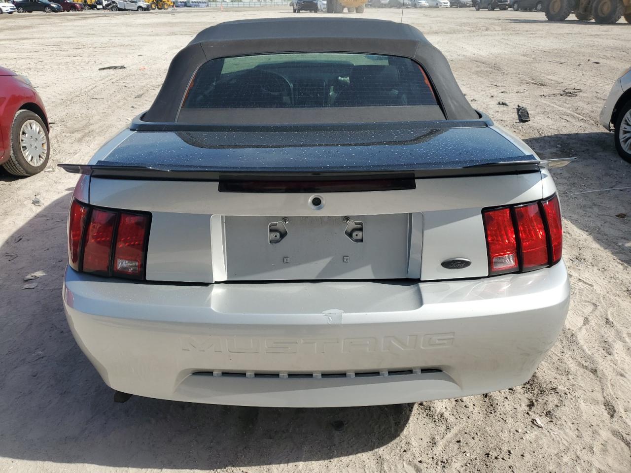 2004 Ford Mustang - Image 6