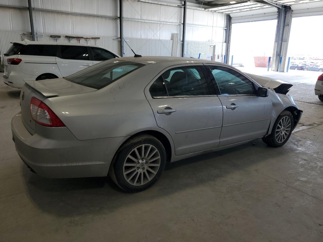2009 Mercury Milan - Image 3