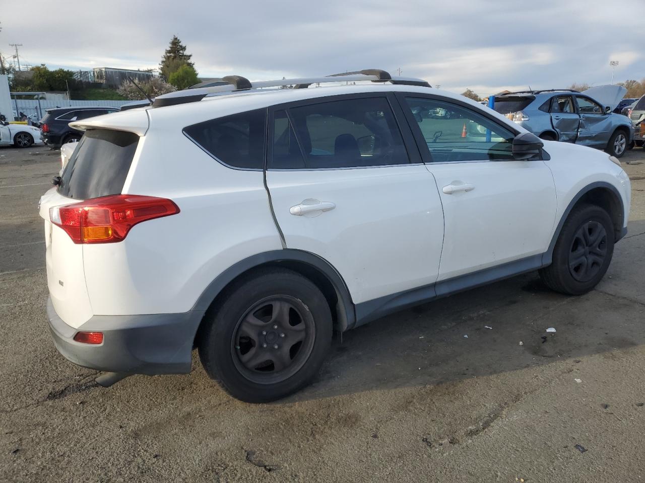 2015 Toyota RAV 4 - Image 3