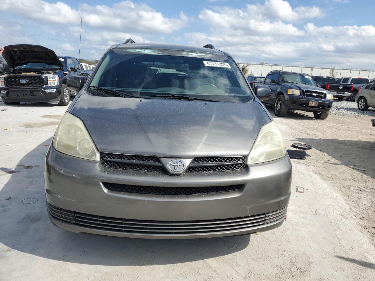 2005 Toyota Sienna - Image 5