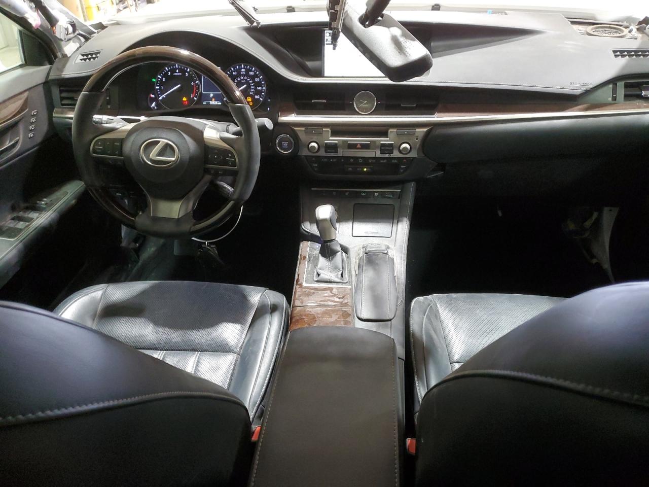 2017 Lexus ES - Image 8