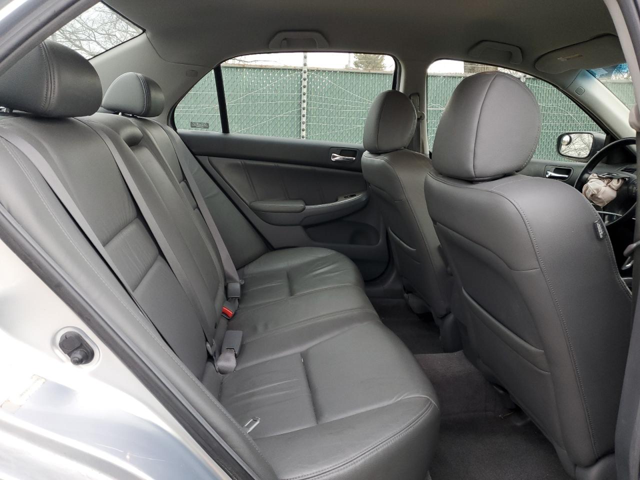 2005 Honda Accord - Image 11
