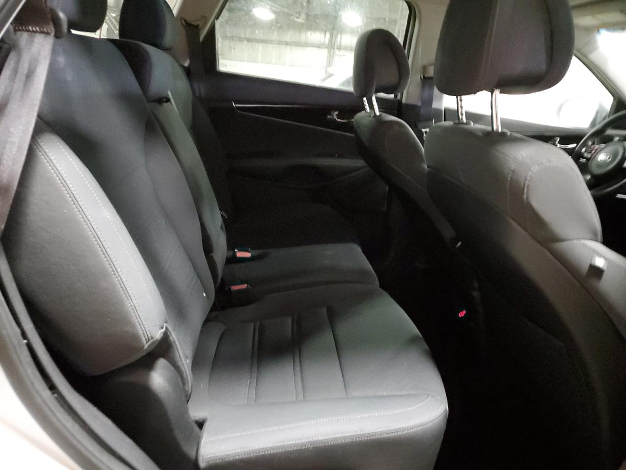 2016 Kia Sorento - Image 11