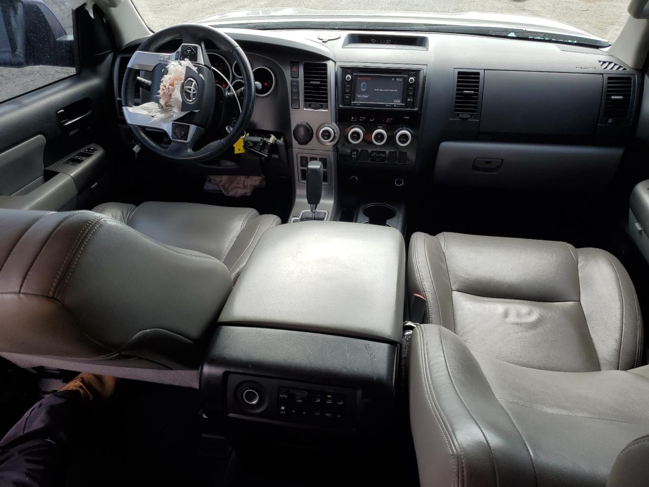 2016 Toyota Sequoia - Image 8