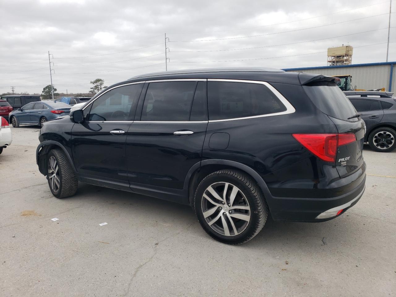2018 Honda Pilot - Image 2