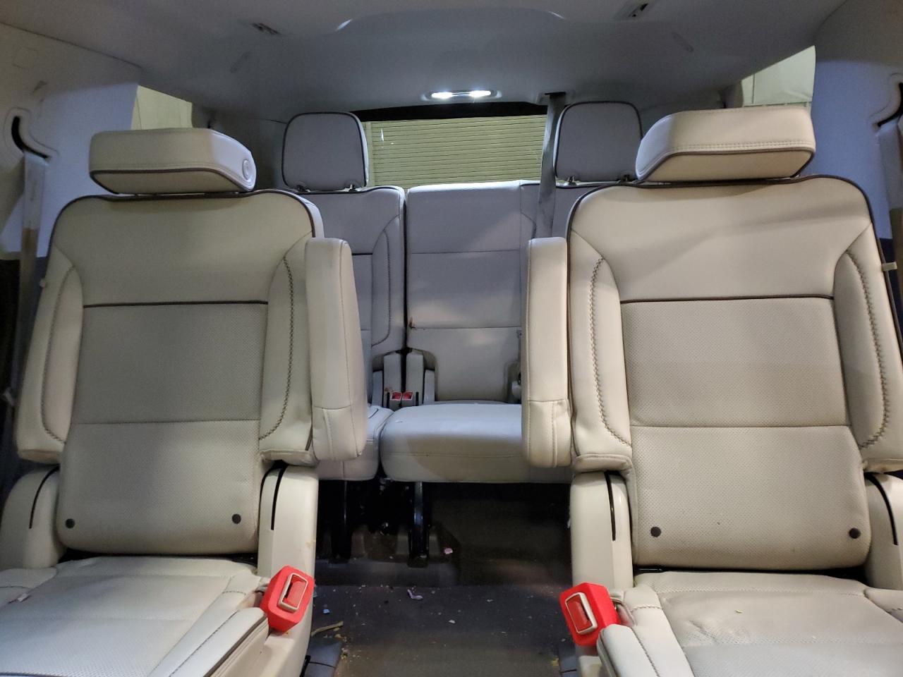 2022 GMC Yukon - Image 10