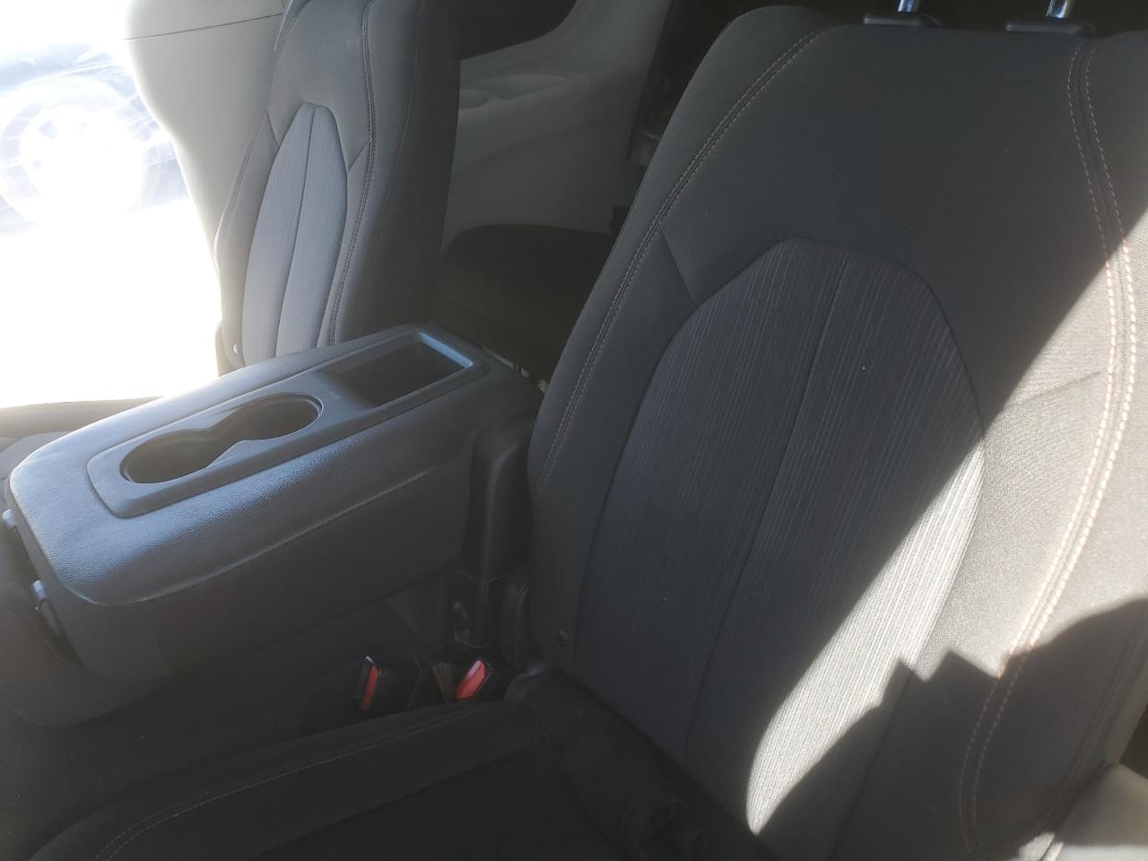 2020 Chrysler Pacifica - Image 10