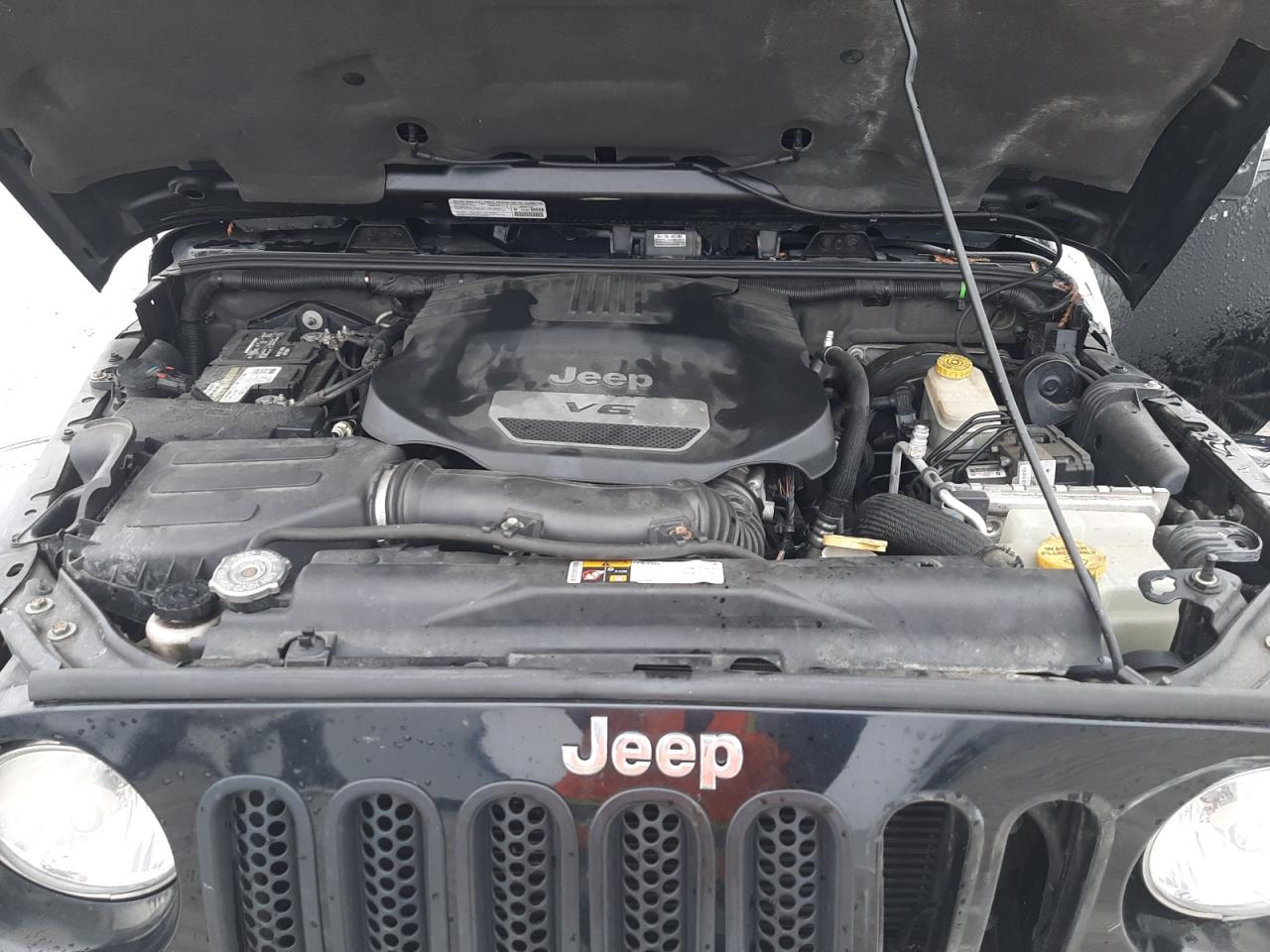 2014 Jeep Wrangler - Image 11