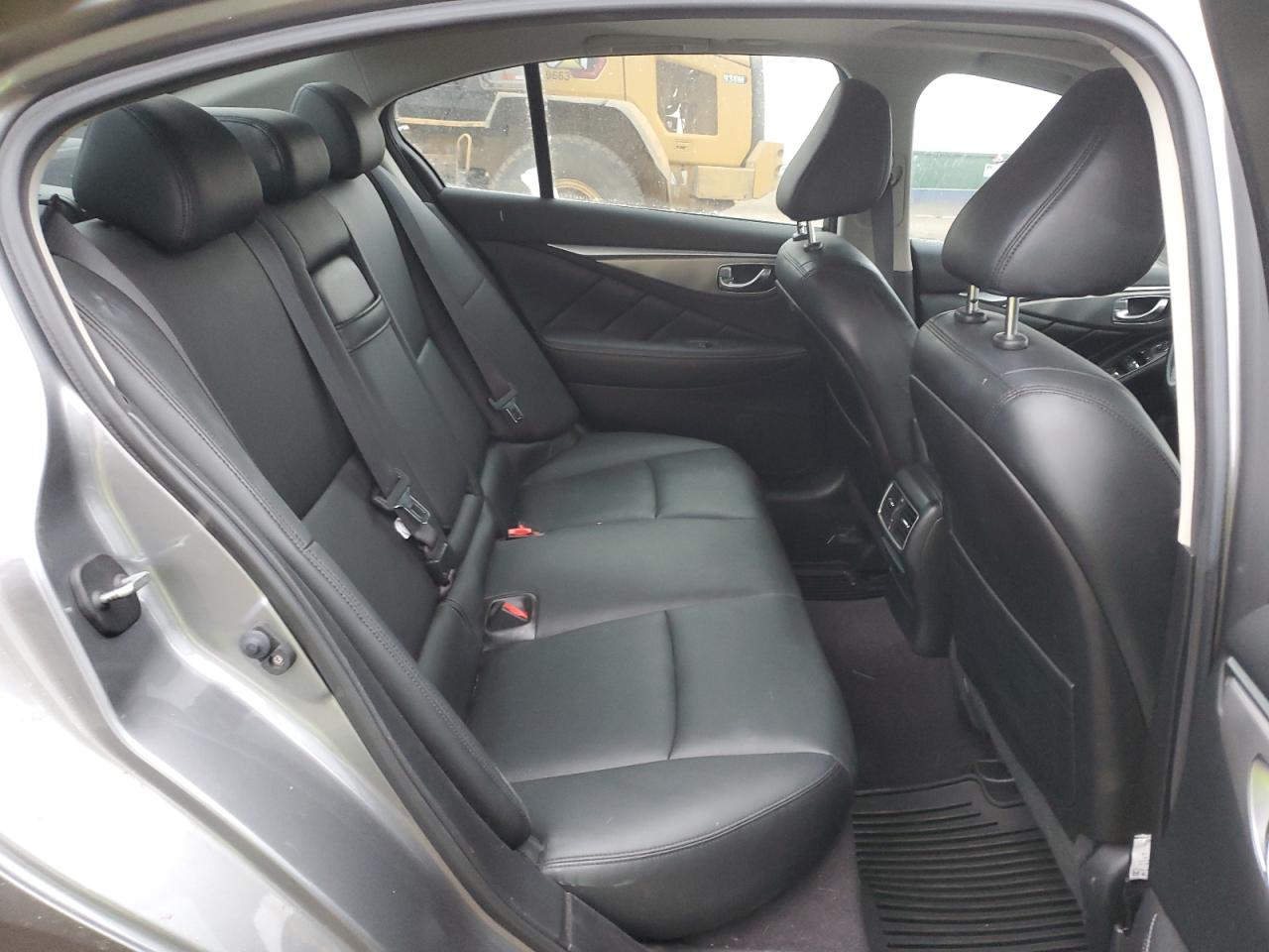 2015 Infiniti Q50 - Image 11