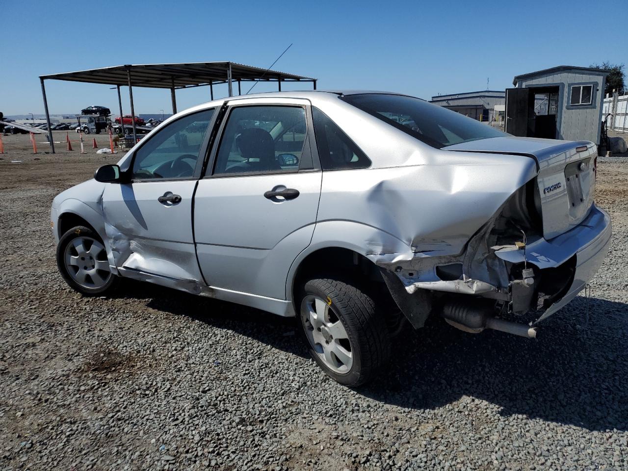 2005 Ford Focus - Image 2