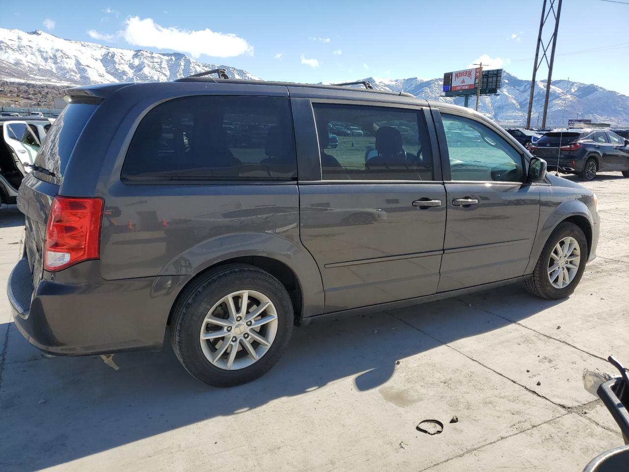 2016 Dodge Caravan - Image 3