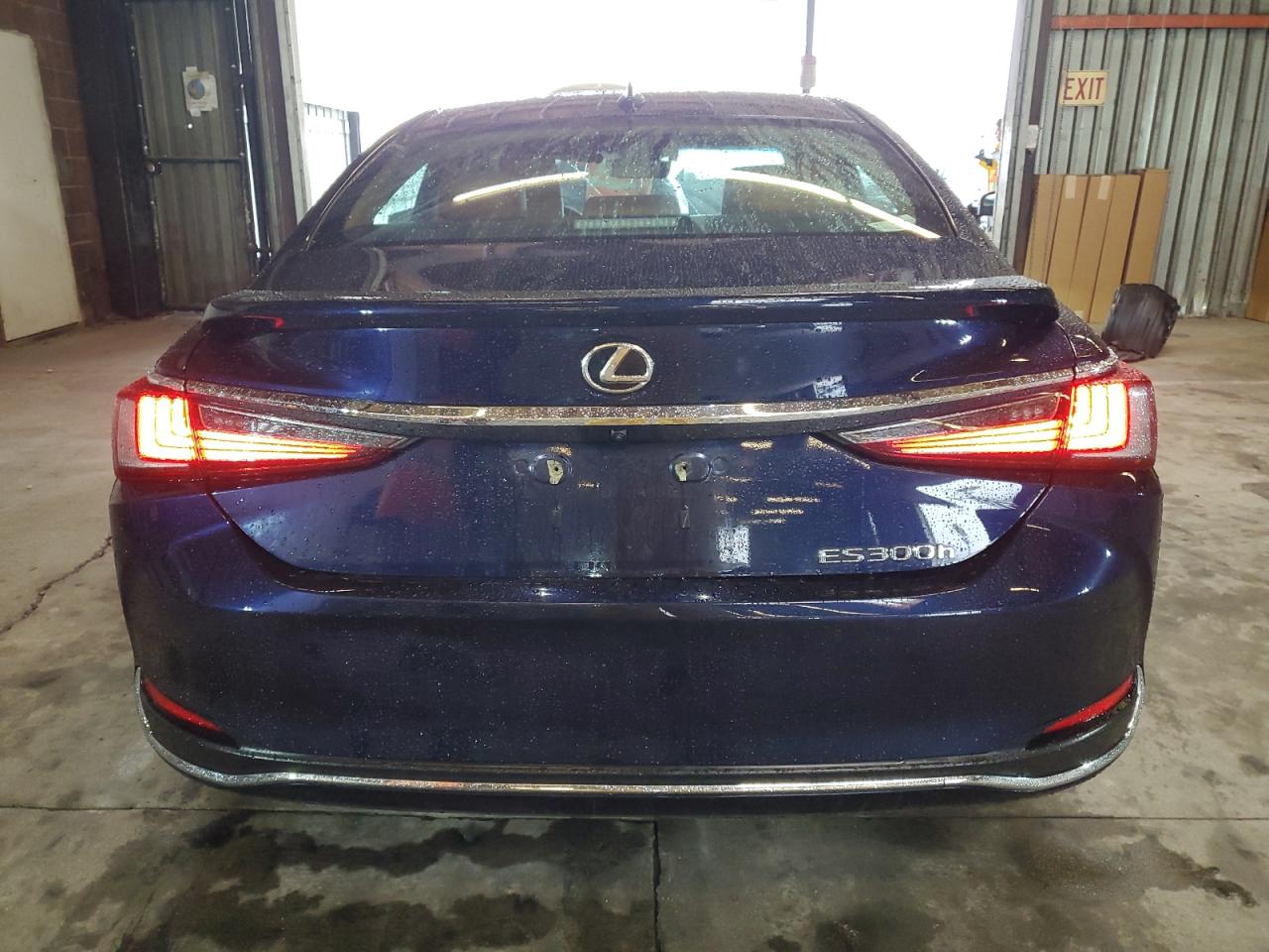 2023 Lexus ES - Image 6